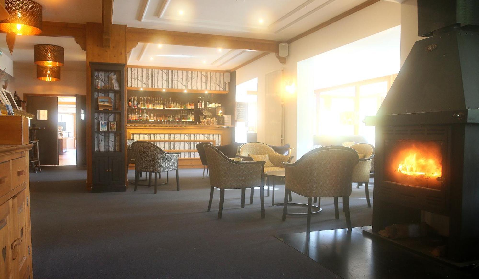 אוטרנס Hotel Restaurant La Buffe מראה חיצוני תמונה